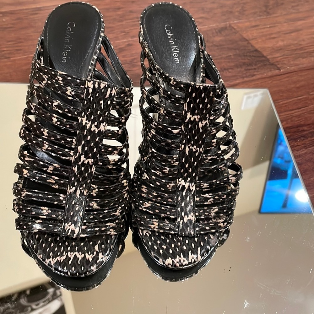 Women sandals